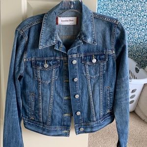 Barely warn Denim jean jacket!